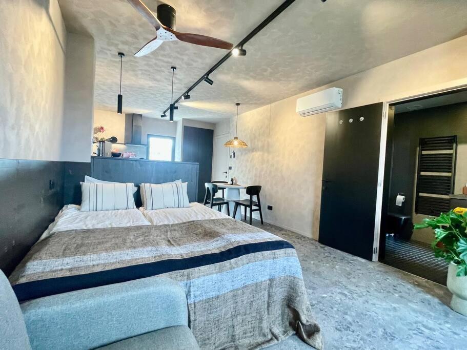 Theatersquare Apt Terrace Cityview Антверпен Екстериор снимка